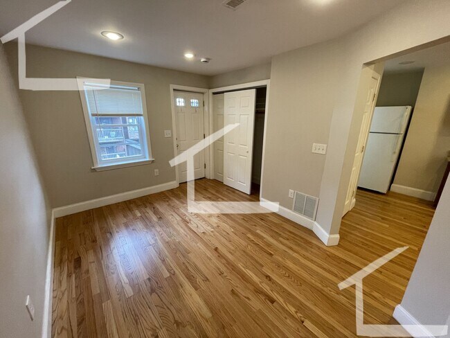 Building Photo - Renovated 1-Bedroom with Parking | Roxbury...