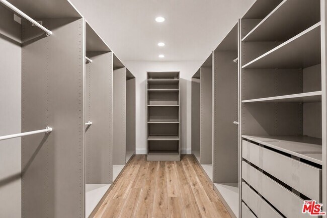 Foto del edificio - 926 N Alpine Dr