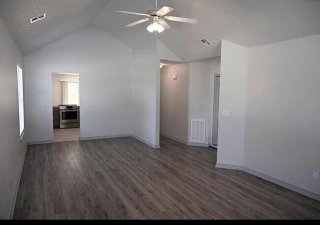 Foto del edificio - 1796 N Salem Rd