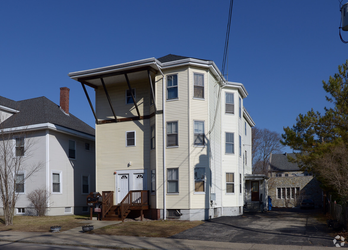 Primary Photo - 141 N Main St