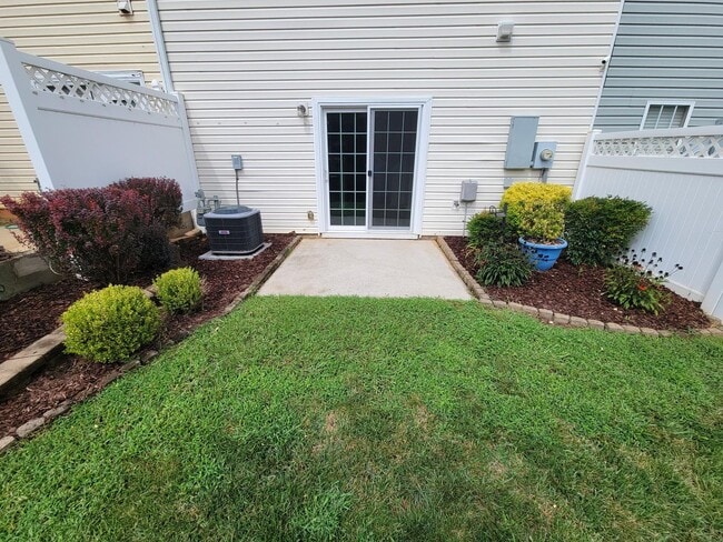 Foto del edificio - Great 2 Bedroom 2.5 Bath in Ridge Creek!