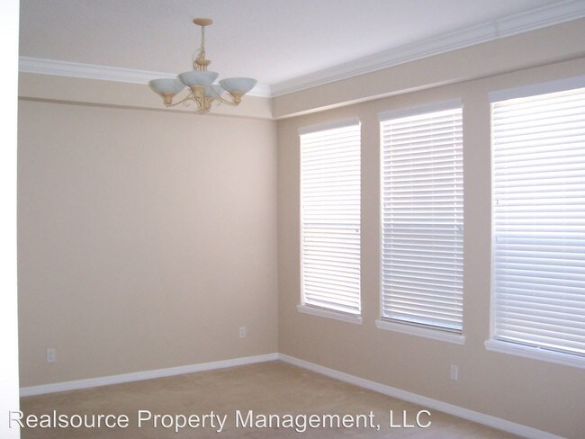 Building Photo - 6842 Mapperton Dr