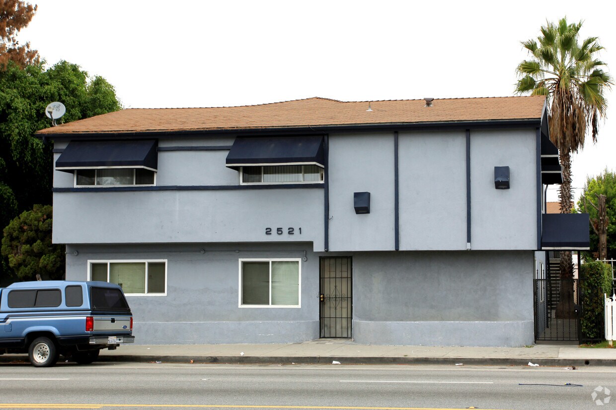 Foto del edificio - 2521 E 7th St