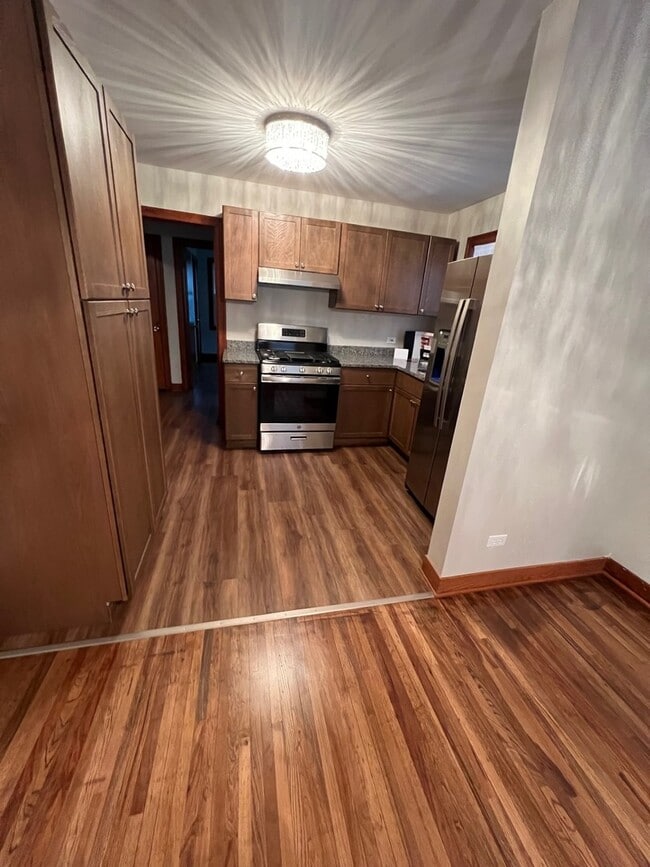 Building Photo - 10317 S Peoria St