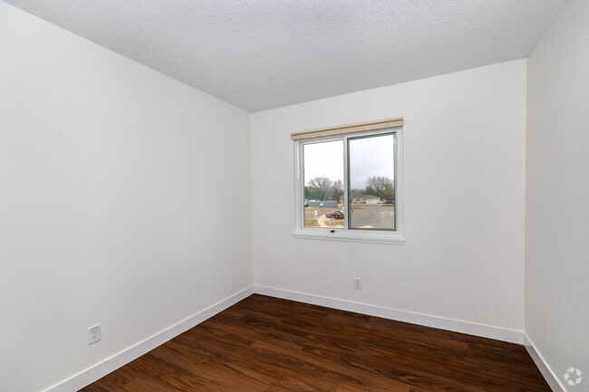 3BR, 1BA - 900SF - Bedroom 2 - Preserve at St James Court