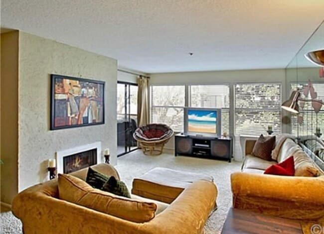 Building Photo - 220 Nice Ln