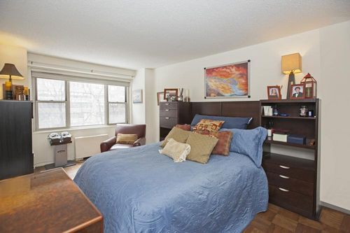 Primary Photo - 305 E 40th St