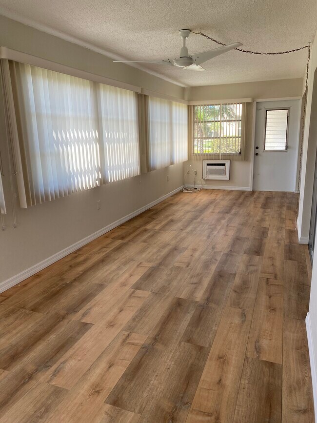 Florida Room - 4743 Jasper Dr