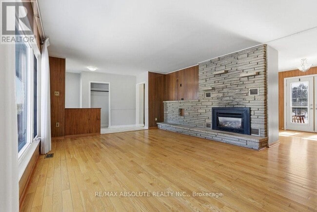 Building Photo - 10 Elma St