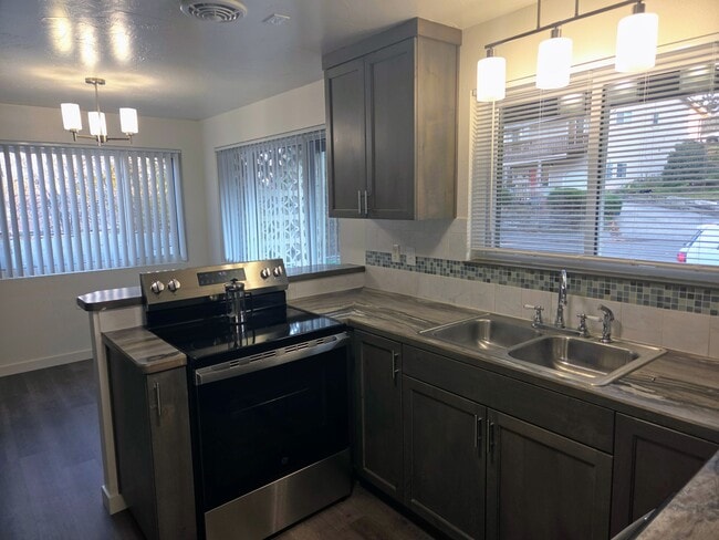 Building Photo - 2118 S Roosevelt St