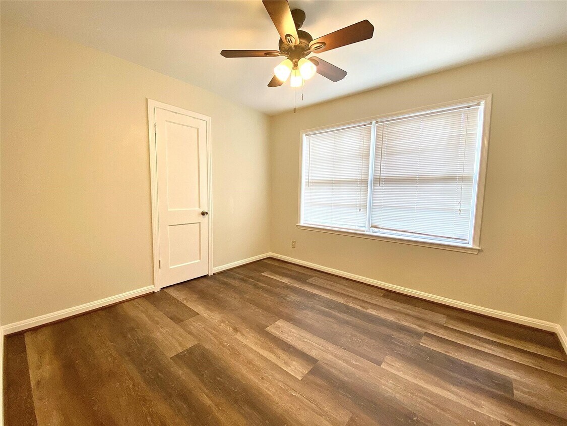 Foto del edificio - 5502 Evergreen St