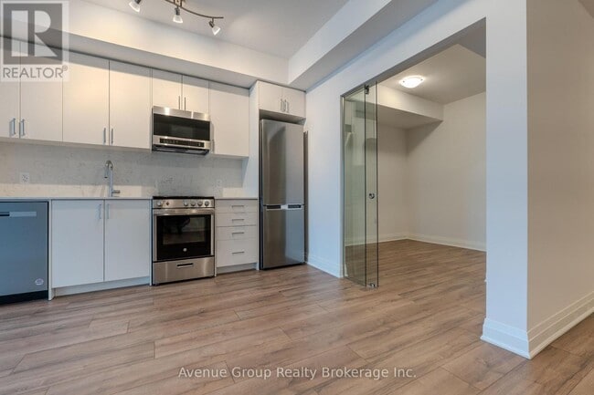 Building Photo - 700 Sheppard Ave W