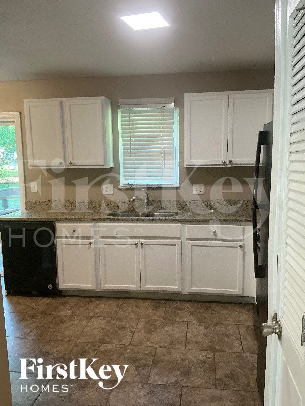 Foto del edificio - 400 SW Keystone Ct
