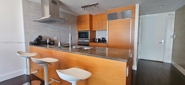 Foto del edificio - 495 Brickell Ave