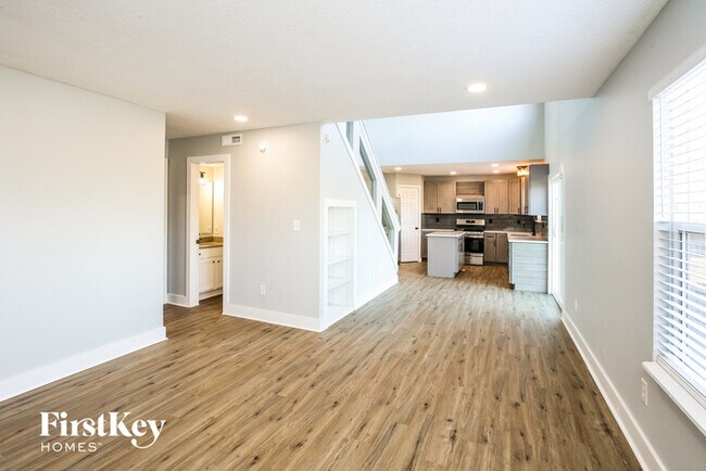 Building Photo - 9738 Lucille Ct