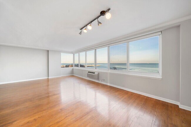 Building Photo - 1440 N Lake Shore Dr