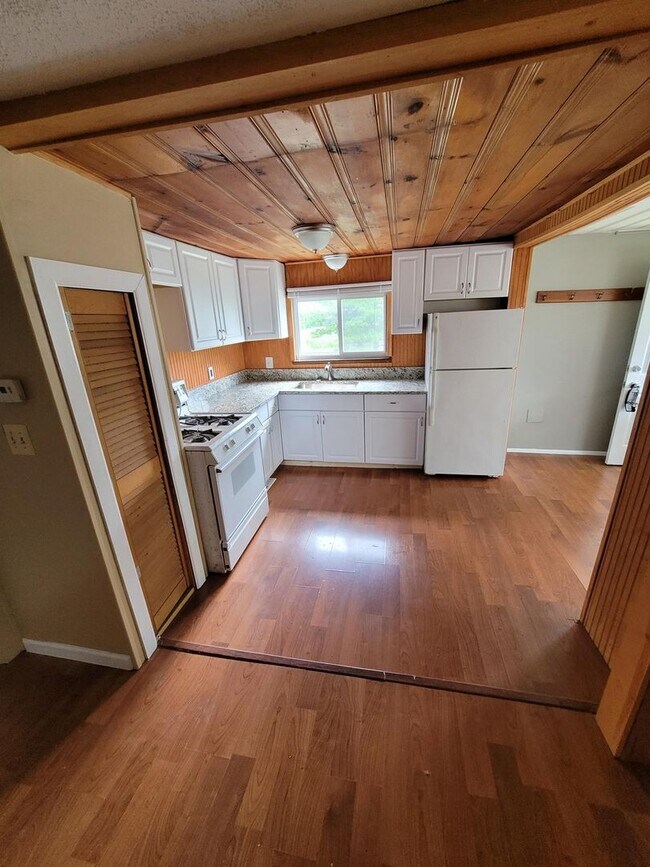 Foto del edificio - 2 Bedroom Home In Hazel Park