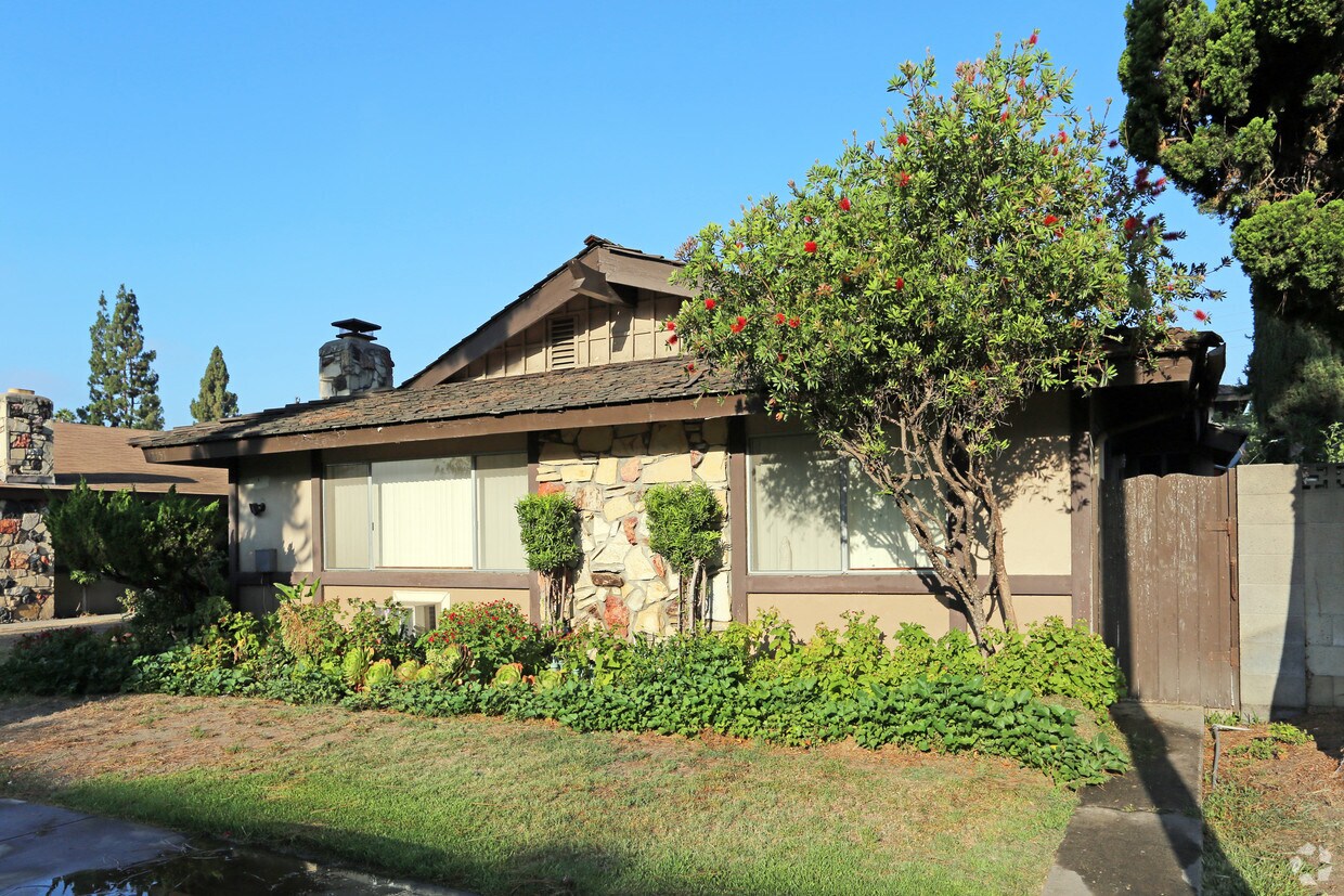 Building Photo - 12151 Adrian St