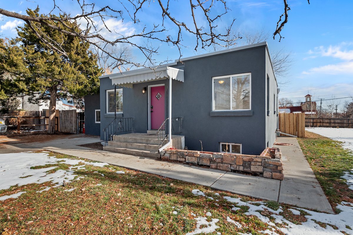 Primary Photo - This Renovated Lakewood Ranch is perfect f...