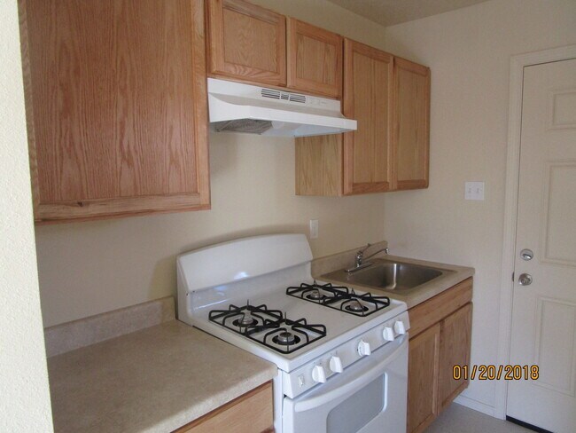 Building Photo - 1020 Madeira