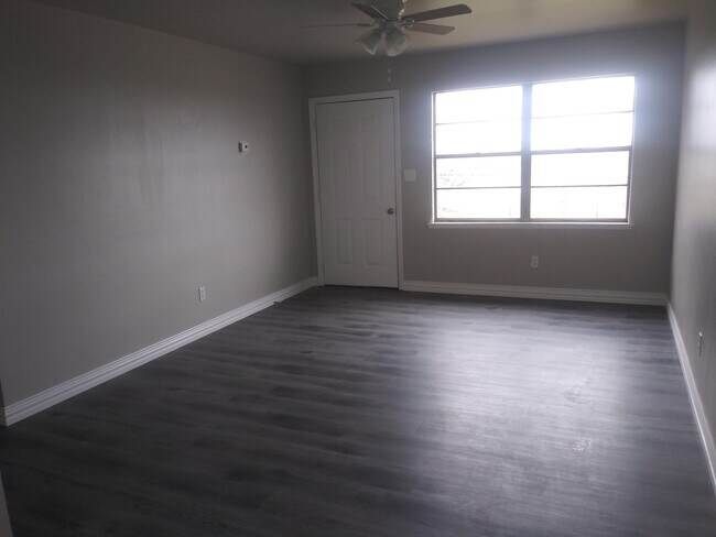 Foto del edificio - 3028 N Grand St