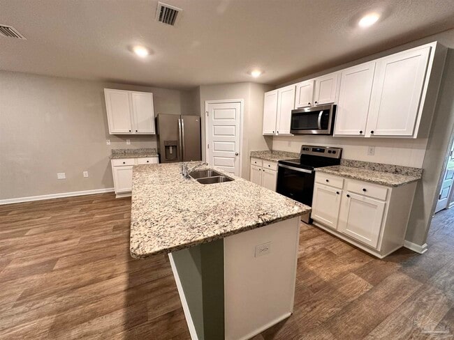 Foto del edificio - 7404 Oak Lake Blvd