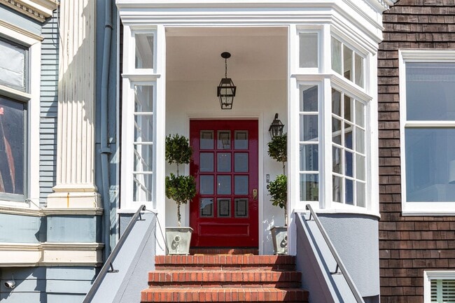 Building Photo - HUGE 5+BR/4.5BA Four Story Presidio Hts./ Laurel Village Home! Garage! Flat Yard!  PROGRESSIVE