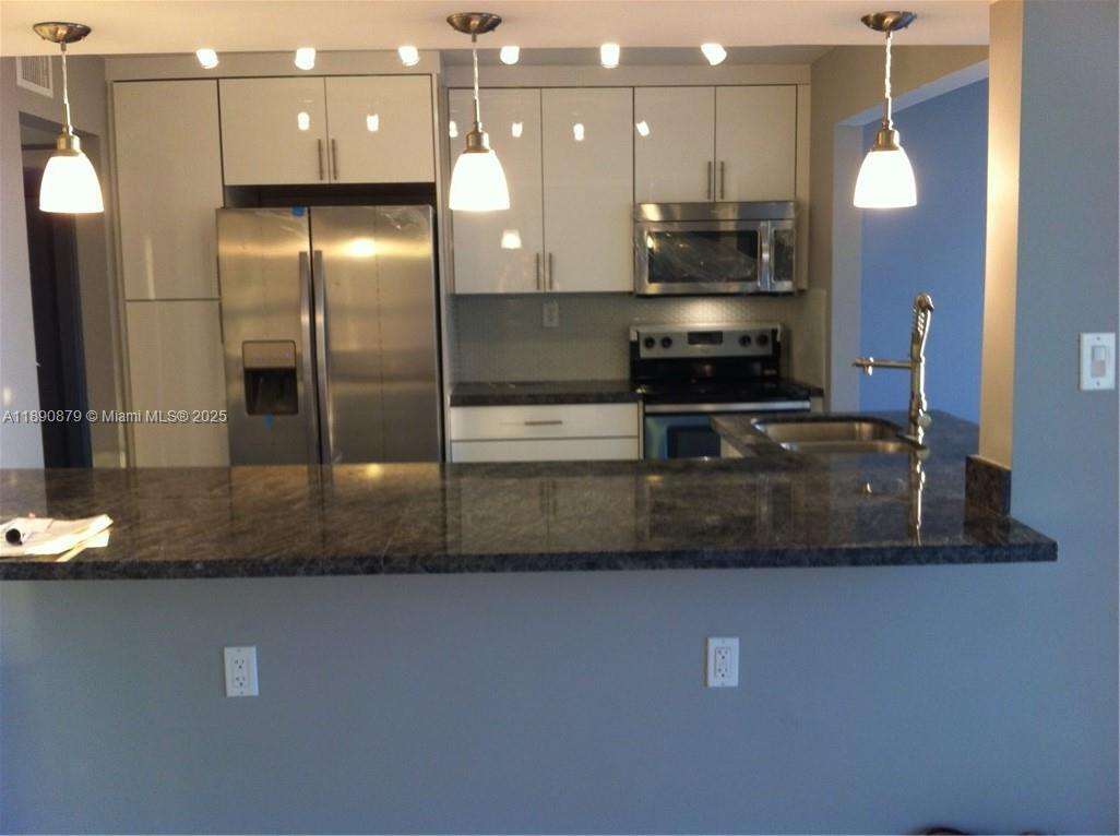 Foto principal - 16558 NE 26th Ave