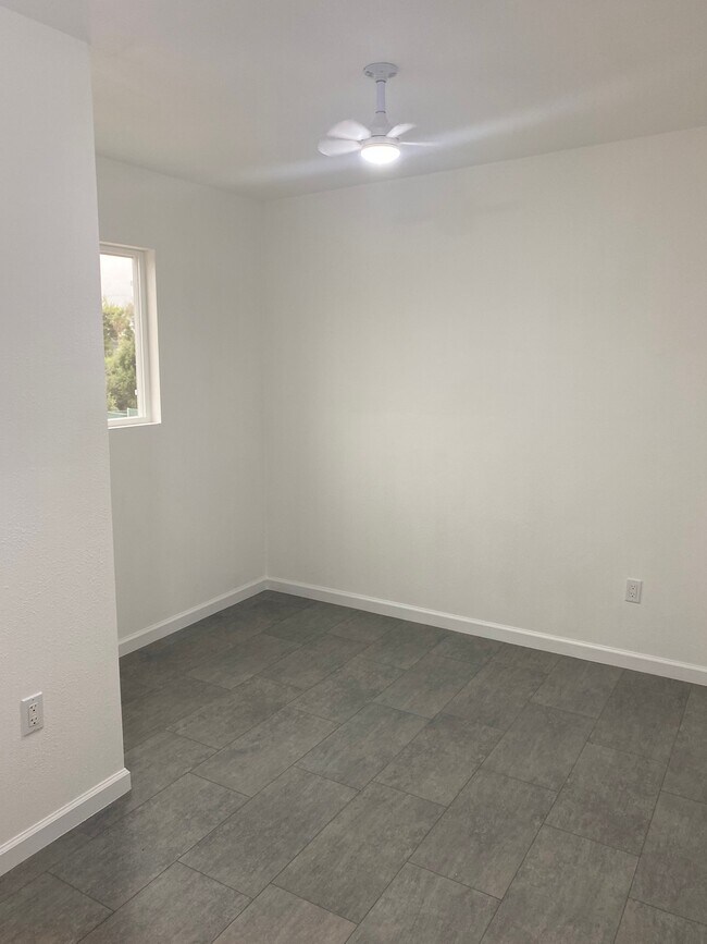 Foto del edificio - 1516 Calavo Dr