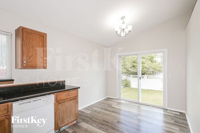 Foto del edificio - 1233 Harting Dr