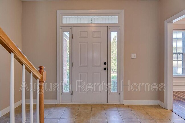 Foto del edificio - 1644 Jamestown Ave
