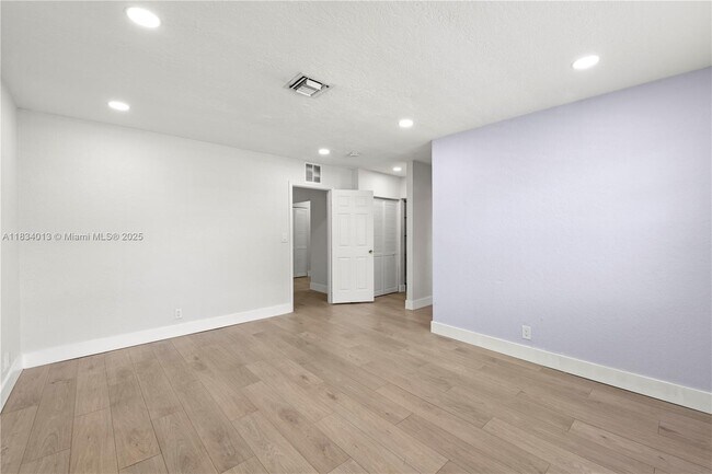 Foto del edificio - 208 SE 2nd St