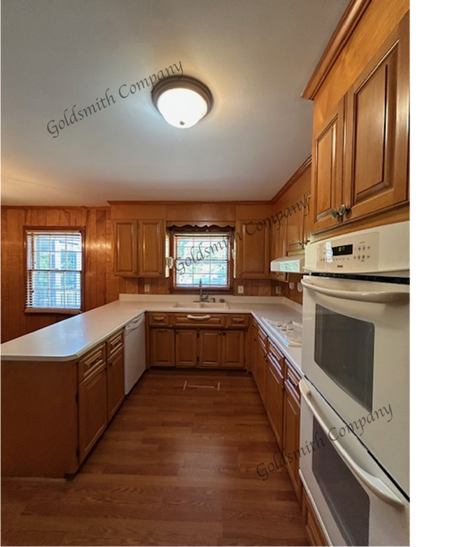 Photo - "3-Bed, 3-Bath with 2400 Sq Ft of Comfort at 2 Woodfern Cir, Greenville!" Apartment