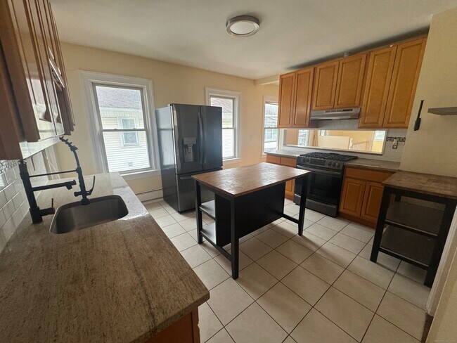 Foto del edificio - 190 Whitney Ave