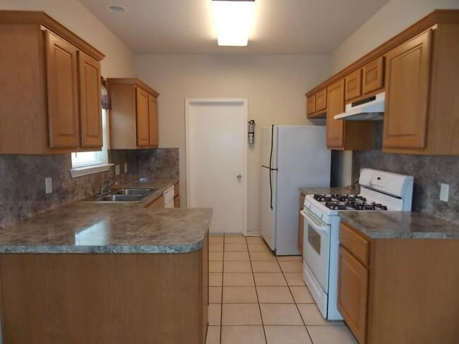 Building Photo - 7315 Bethune Ave