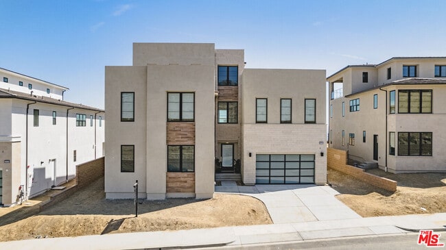 Building Photo - 20254 Willoughby Ln