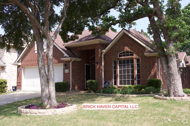 Building Photo - 3605 Villanova Dr