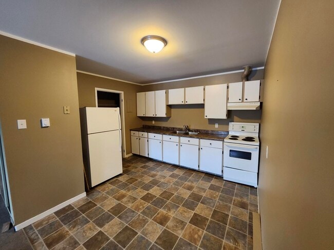 Building Photo - 5 Green Valley Dr