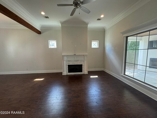 Building Photo - 216 Golden Cypress Dr