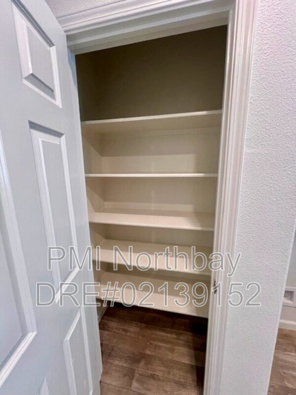 Foto del edificio - 1476 Descanso Ln