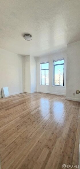 Building Photo - 14 Isis St