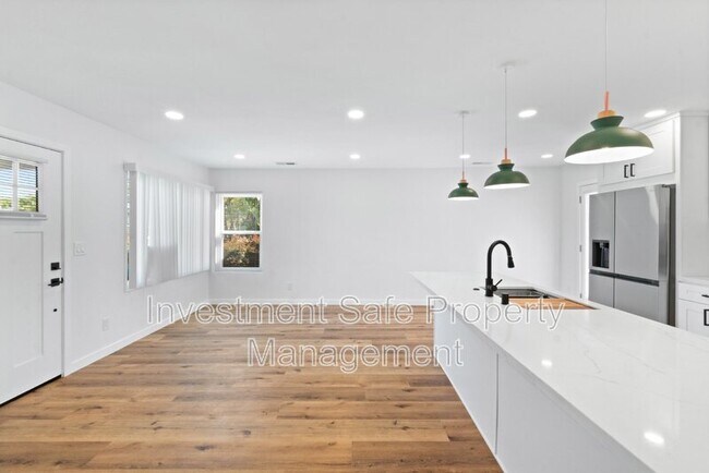 Foto del edificio - 4026 Charles St
