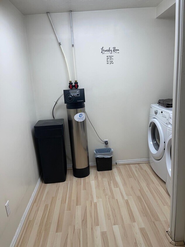 Foto del edificio - 3048 Hadwen Dr