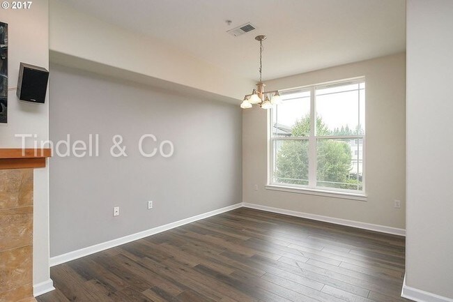 Foto del edificio - 18533 NW Red Wing Way