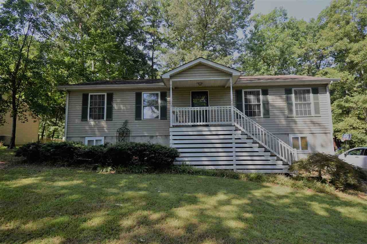 Foto principal - 13 Riverside Dr