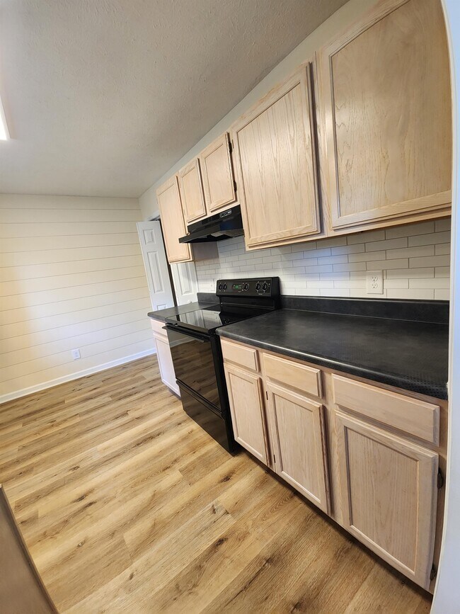 Building Photo - 1756 Lewisburg Pike