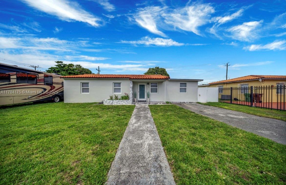 Foto principal - 3360 E 10th Ave