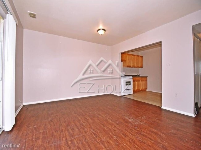 Building Photo - 1 br, 1 bath Apartment - 3910 Groveland Ave,C