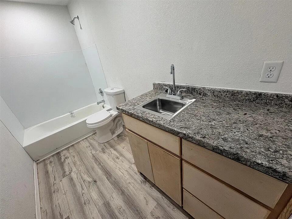 Foto del edificio - 8112 Melrose Ct W