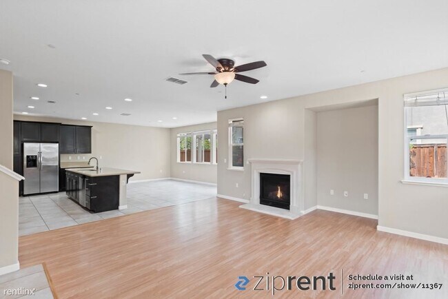 Building Photo - 3 br, 2.5 bath House - 237 West Moraga Str...
